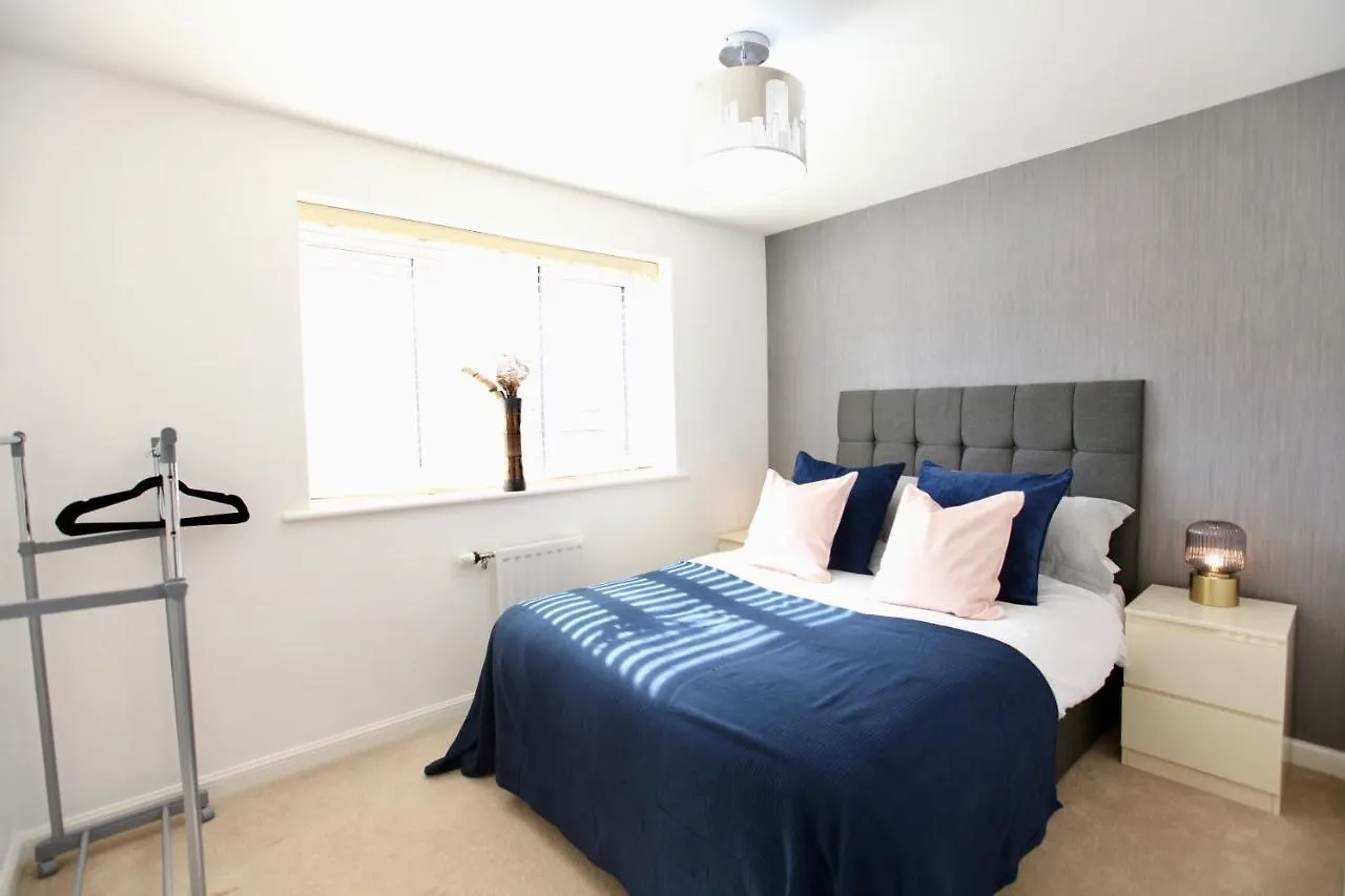 Large Stylish Cambridge House Appartement